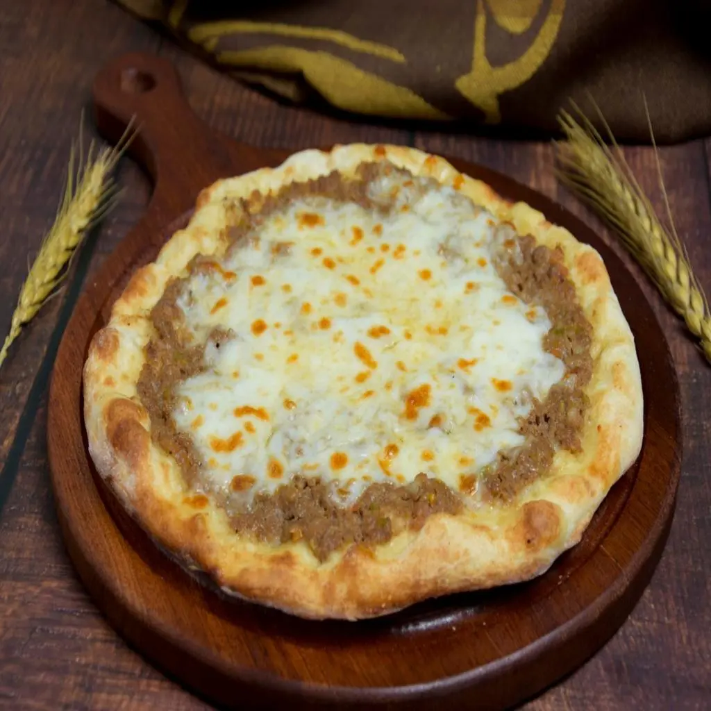 فطاير لحم جبن